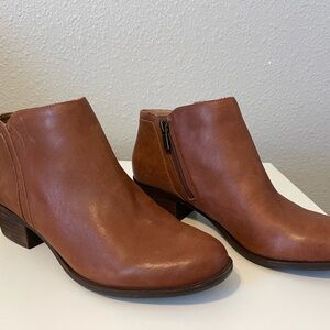 Lucky Brand Basel bootie SIZE 8.5- brown